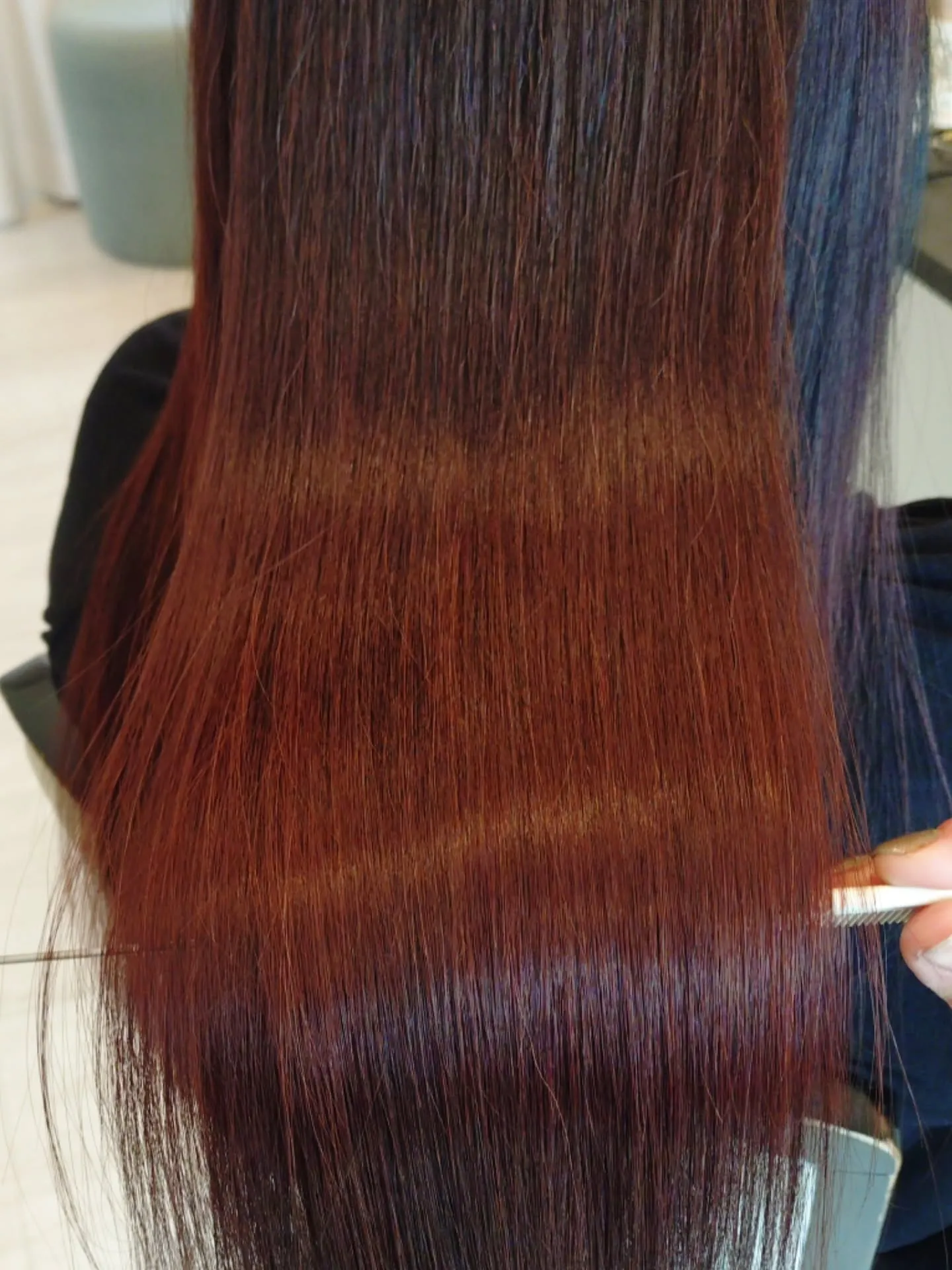 毛先のカットとオーガニックカラー、仕上げは髪質改善トリートメ...